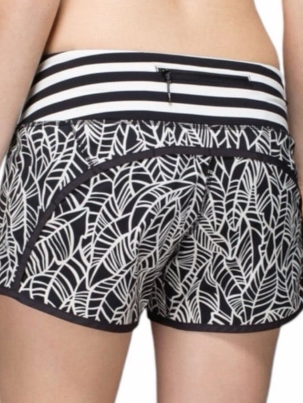 Women's Lululemon Athletica Black & White Speed Active Shorts Size 4 - Picture 6 of 6